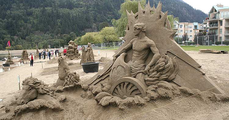 http://oink.elrellano.com/desastre/sand_sculptures_06.jpg